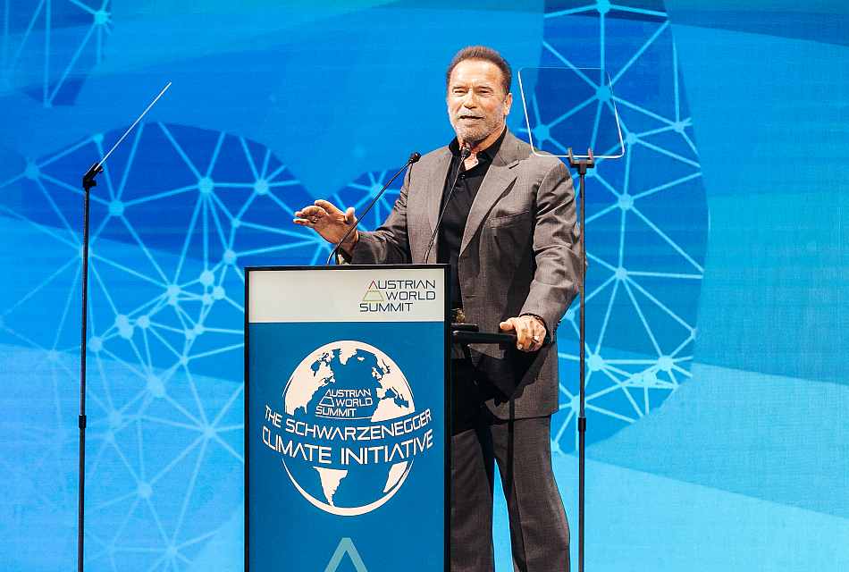 Foto: Arnold Schwarzenegger beim Austrian World Summit 2023 in Wien © Philipp Lipiarski