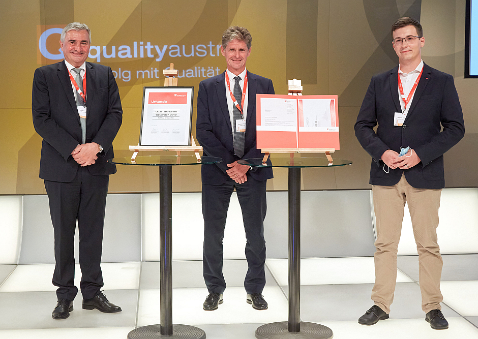 Foto: Konrad Scheiber (Geschäftsführer Quality Austria), Alexander Woidich (Vorsitzender der Jury), Matthias Kratky (Qualitäts-Talent 2019) © Georges Schneider