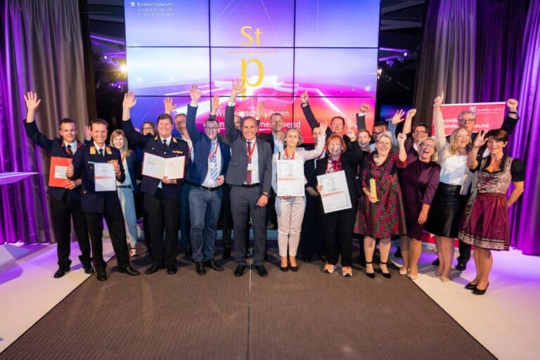 Foto: Staatspreis Unternehmensqualität Gewinner mit Kategoriesiegern und Jury-Preisträgern © Anna Rauchenberger